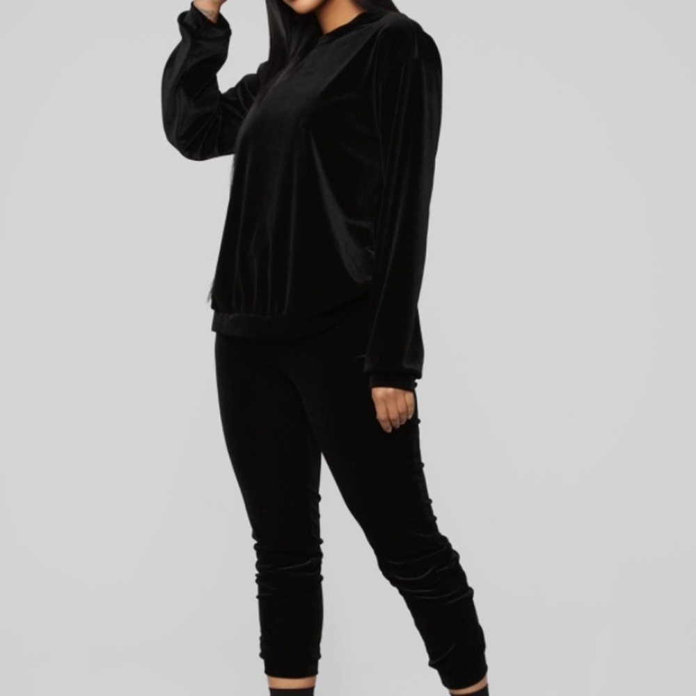 NWOT Black Velvet Fashion Nova sweater